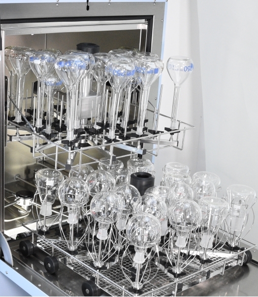 Lab glassware washer racks